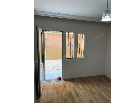 Altay Mah. Turgutlu Satılık Daire |  2+1 Oda | 110M2 2.750.000Tl  Krediye Uygun  | Zemin Kat | Doğalgaz(Kombi) | 1 Banyo | 1 Yatak Odası Resim-4