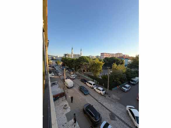 Turgutlu Satılık Daire Acarlar Mah 190M2 3+1 Oda 2 Kat Doğalgazlı Balkonlu 14 Yıllık