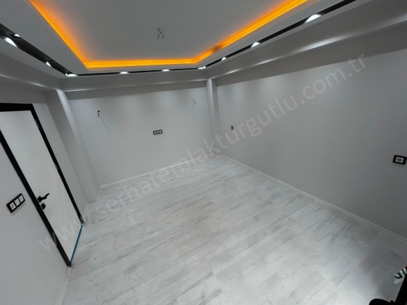 Şehitler Mah. Turgutlu Satılık Daire |  3+1 Oda | 125M2 3.750.000Tl  Krediye Uygun  | 4. Kat | Doğalgaz(Kombi) Resim-5