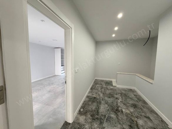 Ergenekon Mah. Turgutlu Satılık Daire |  4+2 Oda | 264M2 12.500.000Tl  Krediye Uygun  | 4. Kat | Yerden Isıtma | 3 Banyo | 1 Yatak Odası Resim-2