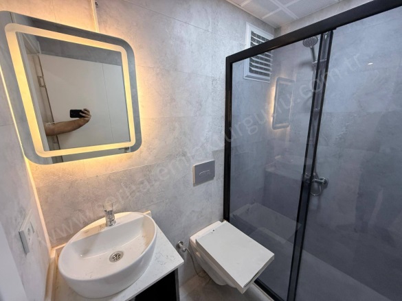 Ergenekon Mah. Turgutlu Satılık Daire |  4+2 Oda | 264M2 12.500.000Tl  Krediye Uygun  | 4. Kat | Yerden Isıtma | 3 Banyo | 1 Yatak Odası Resim-3