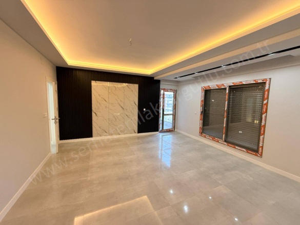 Ergenekon Mah. Turgutlu Satılık Daire |  4+2 Oda | 264M2 12.500.000Tl  Krediye Uygun  | 4. Kat | Yerden Isıtma | 3 Banyo | 1 Yatak Odası Resim-4