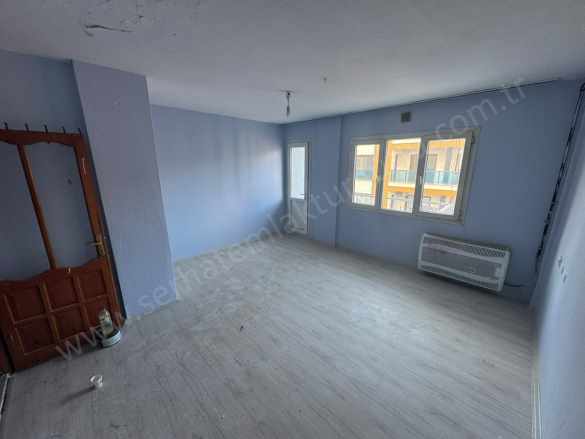 Turgutlu Kiralık Daire Şehitler Mah 3 Kat Doğalgaz Sobalı Balkonlu 100M² 2+1 Oda
