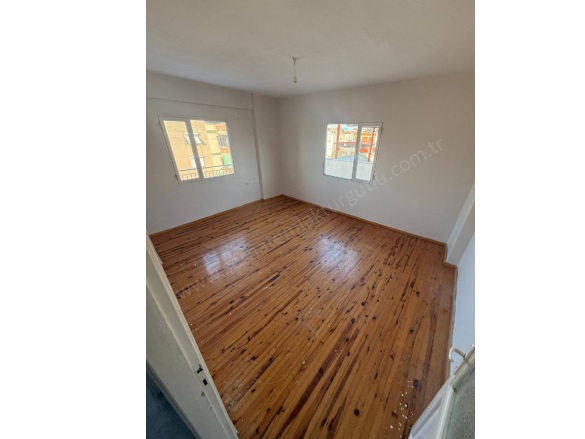 Subaşı Mah. Turgutlu Satılık Daire |  2+1 Oda | 105M2 2.350.000Tl | 4. Kat | Doğalgaz(Kombi) | 1 Banyo | 1 Yatak Odası Resim-2