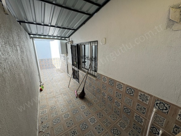 Şehitler Mah. Turgutlu Kiralık Daire |  2+1 Oda | 100M2 Aylık 13.000Tl | Zemin Kat | Doğalgaz(Kombi) | 1 Banyo | 1 Yatak Odası Resim-1