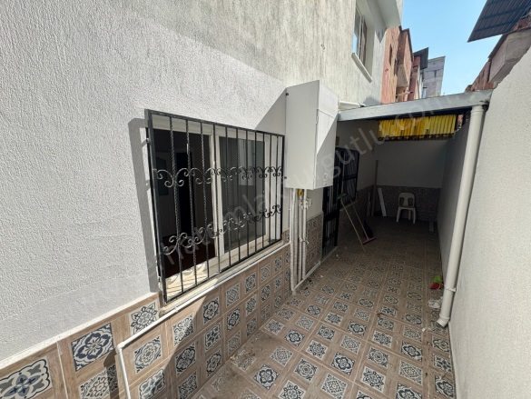 Şehitler Mah. Turgutlu Kiralık Daire |  2+1 Oda | 100M2 Aylık 13.000Tl | Zemin Kat | Doğalgaz(Kombi) | 1 Banyo | 1 Yatak Odası Resim-5