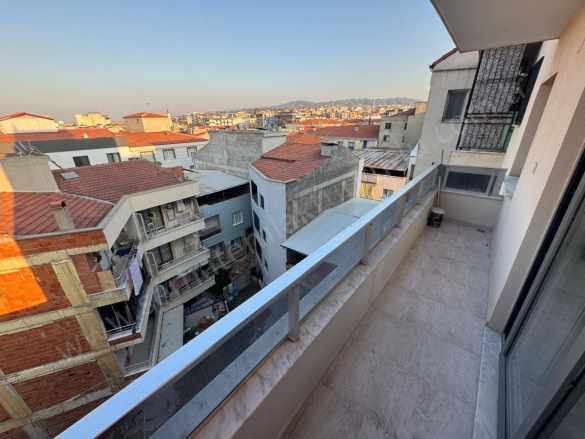 Turgutlu Kiralık Daire Subaşı Mah Yeşillik Karşısı 3 Kat Asansörlü 2+1 Oda 90M2 Doğalgazlı Balkonlu