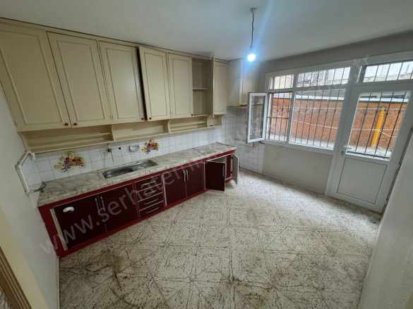 Turgutlu Kiralık Daire Şehitler Mah 110M² 2+1 Sobalı Bahçeli Zemin Kat