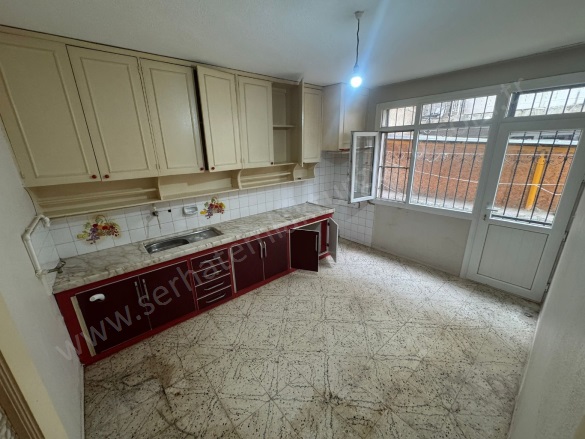 Şehitler Mah. Turgutlu Kiralık Daire |  2+1 Oda | 110M2 Aylık 12.000Tl | Zemin Kat | Soba | 1 Banyo | 1 Yatak Odası Resim-1