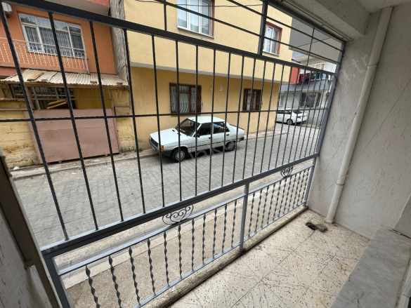 Turgutlu Kiralık Daire Şehitler Mah 110M² 2+1 Sobalı Bahçeli Zemin Kat