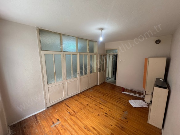 Şehitler Mah. Turgutlu Kiralık Daire |  2+1 Oda | 110M2 Aylık 12.000Tl | Zemin Kat | Soba | 1 Banyo | 1 Yatak Odası Resim-5