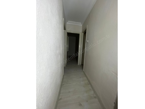 Selvilitepe Mah. Turgutlu Kiralık Daire |  3+1 Oda | 160M2 Aylık 18.000Tl | 3. Kat | Doğalgaz(Kombi) | 1 Banyo | 1 Yatak Odası Resim-4