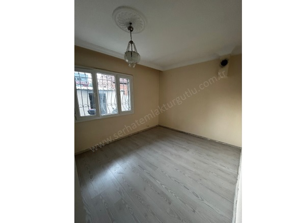 Turgutlar Mah. Turgutlu Kiralık Daire |  3+1 Oda | 120M2 Aylık 13.000Tl | Zemin Kat | Soba | 1 Banyo | 1 Yatak Odası Resim-2