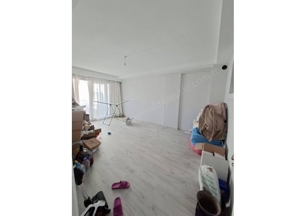 Yıldırım Mah. Turgutlu Satılık Daire |  3+1 Oda | 190M2 4.169.000Tl  Krediye Uygun  | 1. Kat | Doğalgaz(Kombi) | 2 Banyo | 1 Yatak Odası Resim-1