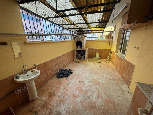 İstiklal Mah. Turgutlu Satılık Daire |  3+1 Oda | 130M2 15.000Tl  Krediye Uygun  | 1. Kat | Soba | 1 Banyo | 1 Yatak Odası Resim-2