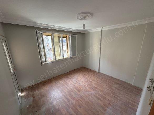 İstiklal Mah. Turgutlu Satılık Daire |  3+1 Oda | 130M2 15.000Tl  Krediye Uygun  | 1. Kat | Soba | 1 Banyo | 1 Yatak Odası Resim-5