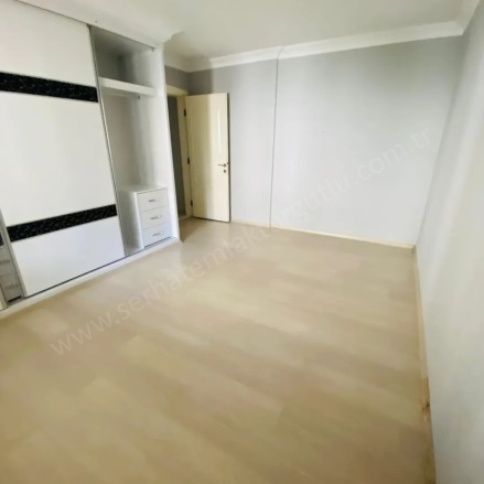 İstiklal Mah. Turgutlu Kiralık Daire |  3+1 Oda | 170M2 Aylık 18.500Tl | 2. Kat | Doğalgaz(Kombi) | 1 Banyo | 1 Yatak Odası Resim-4