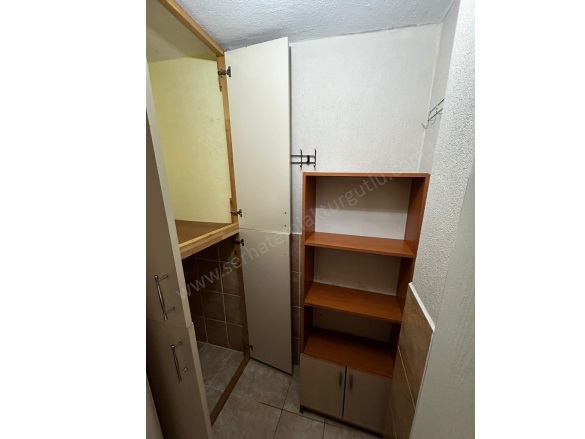 Cumhuriyet Mah. Turgutlu Kiralık Daire |  3+1 Oda | 180M2 Aylık 20.000Tl | 2. Kat | Doğalgaz(Kombi) | 1 Banyo | 1 Yatak Odası Resim-2