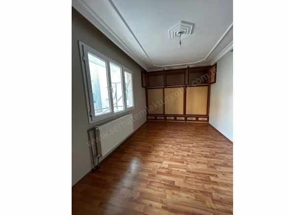 Turgutlu Kiralık Daire Cumhuriyet Mah 128M2 3+1 Oda 2 Kat Doğalgazlı Balkonlu Kilerli Geniş Kullanışlı D