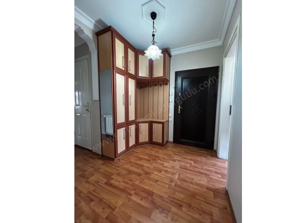 Cumhuriyet Mah. Turgutlu Kiralık Daire |  3+1 Oda | 180M2 Aylık 20.000Tl | 2. Kat | Doğalgaz(Kombi) | 1 Banyo | 1 Yatak Odası Resim-4