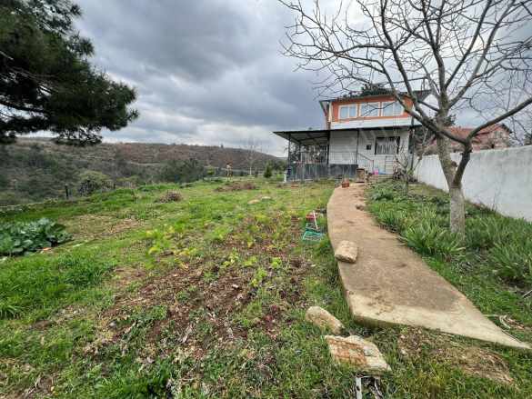 Turgutlu Satılk Güney Mah 900M2 içinde Dubleks Evi Ve Bahçesi 5+1 Satılık Daire