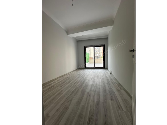 İstiklal Mah. Turgutlu Satılık Daire |  3+1 Oda | 140M2 4.700.000Tl  Krediye Uygun  | 3. Kat | Doğalgaz(Kombi) | 2 Banyo | 1 Yatak Odası Resim-2