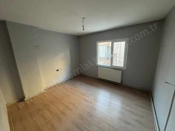 Turgutlu Kiralık Daire Kurtuluş Mah 125M2 3+1 Oda 2 Ara Kat Doğalgazlı Balkonlu