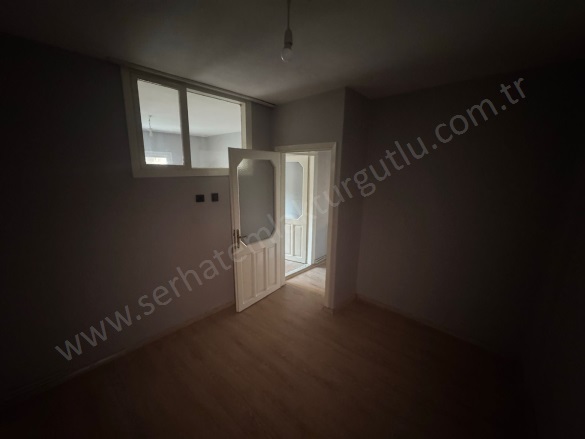 Kurtuluş Mah. Turgutlu Kiralık Daire |  3+1 Oda | 125M2 Aylık 18.500Tl | 2. Kat | Doğalgaz(Kombi) | 1 Banyo | 1 Yatak Odası Resim-5
