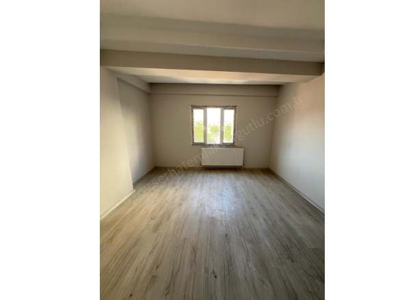 Yiğitler Mah. Turgutlu Satılık Daire |  2+1 Oda | 110M2 2.600.000Tl  Krediye Uygun  | 1. Kat | Doğalgaz(Kombi) | 1 Banyo | 1 Yatak Odası Resim-3
