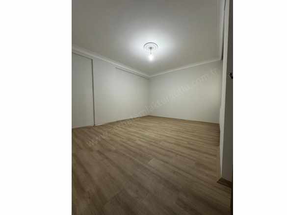 Turgutlu Satılık Daire Selvilitepe Mah 115M2 3+1 Oda 3 Kat Doğalgazlı Balkonlu 14 Yıllık