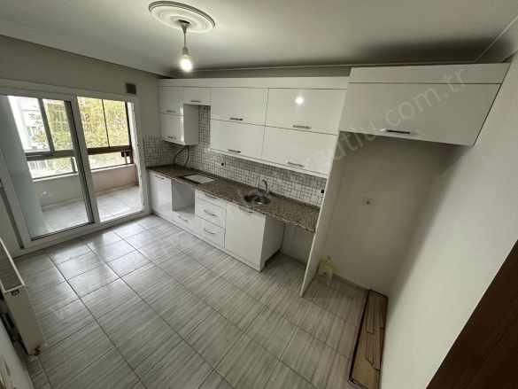 Turgutlu Satılık Daire Selvilitepe Mah 115M2 3+1 Oda 3 Kat Doğalgazlı Balkonlu 14 Yıllık