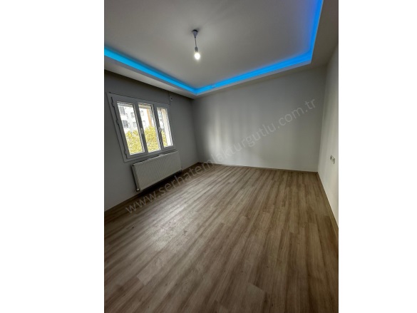 Selvilitepe Mah. Turgutlu Satılık Daire |  3+1 Oda | 120M2 3.750.000Tl  Krediye Uygun  | 3. Kat | Doğalgaz(Kombi) | 1 Banyo | 1 Yatak Odası Resim-3