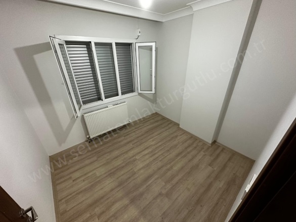 Selvilitepe Mah. Turgutlu Satılık Daire |  3+1 Oda | 120M2 3.750.000Tl  Krediye Uygun  | 3. Kat | Doğalgaz(Kombi) | 1 Banyo | 1 Yatak Odası Resim-4