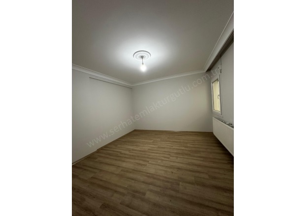 Selvilitepe Mah. Turgutlu Satılık Daire |  3+1 Oda | 120M2 3.750.000Tl  Krediye Uygun  | 3. Kat | Doğalgaz(Kombi) | 1 Banyo | 1 Yatak Odası Resim-5