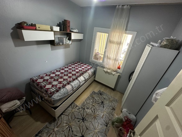Altay Mah. Turgutlu Satılık Daire |  3+1 Oda | 140M2 2.800.000Tl  Krediye Uygun  | 4. Kat | Doğalgaz(Kombi) | 1 Banyo | 1 Yatak Odası Resim-3