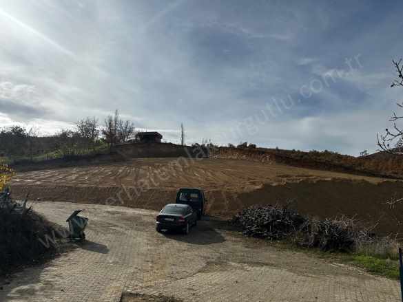 Turgutlu Satılık Arazi Dağyeni Köyde 4 800M2 Köy içinde Tek Tapu Meyvalık Takasa Açık Dağyeniköy Mah