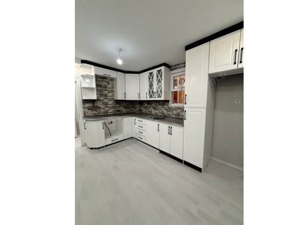 Şehitler Mah. Turgutlu Satılık Daire |  3+1 Oda | 125M2 2.850.000Tl  Krediye Uygun  | 4. Kat | Doğalgaz(Kombi) | 1 Banyo | 1 Yatak Odası Resim-1