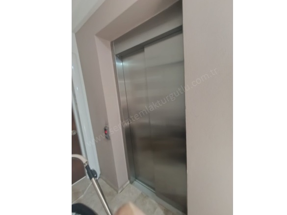 Yeni Mah. Turgutlu Satılık Daire |  3+1 Oda | 130M2 3.950.000Tl  Krediye Uygun  | 1. Kat | Doğalgaz(Kombi) | 1 Banyo | 1 Yatak Odası Resim-1