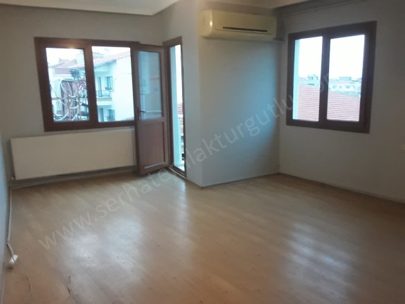 İstiklal Mah. Turgutlu Satılık Daire |  2+1 Oda | 95M2 17.000Tl | 3. Kat | Doğalgaz(Kombi) | 1 Banyo | 1 Yatak Odası Resim-4