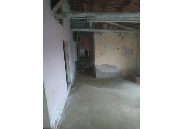 Çepnidere Mah. Turgutlu Satılık Müstakil Ev |  2+1 Oda | 380M2 2.350.000Tl | Müstakil | Soba | 1 Banyo | 1 Yatak Odası Resim-2