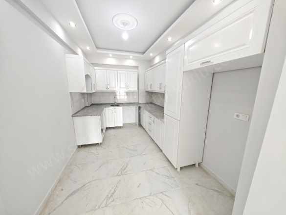 Turgutlu Satılık Daire Albayrak Mah 115M2 3+1 Oda 4 Kat Asansörlü Doğalgazlı 1 Yıllık Sıfır