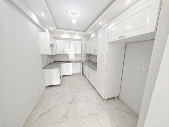 Albayrak Mah. Turgutlu Satılık Daire |  3+1 Oda | 120M2 3.250.000Tl  Krediye Uygun  | 4. Kat | Doğalgaz(Kombi) | 1 Banyo | 1 Yatak Odası Resim-3