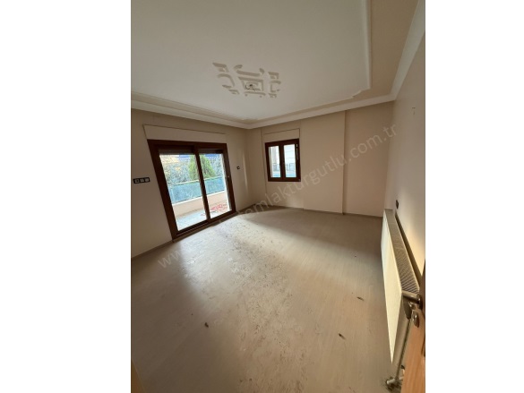 Ergenekon Mah. Turgutlu Kiralık Daire |  3+1 Oda | 150M2 Aylık 31.500Tl | 1. Kat | Doğalgaz(Kombi) | 1 Banyo | 1 Yatak Odası Resim-2