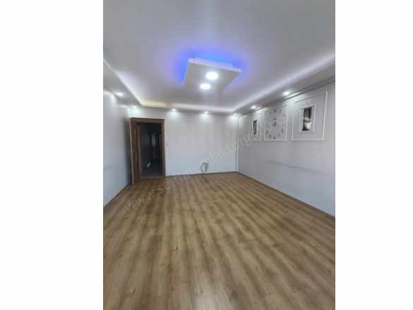 Turgutlu Satılık Daire Yeni Mah 145M2 3+1 Oda 4 Kat Doğalgazlı Çift Balkonlu 5 Yıllık