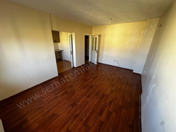 Şehitler Mah. Turgutlu Satılık Daire |  2+1 Oda | 100M2 2.800.000Tl  Krediye Uygun  | 6. Kat | Doğalgaz(Kombi) | 1 Banyo | 1 Yatak Odası Resim-5