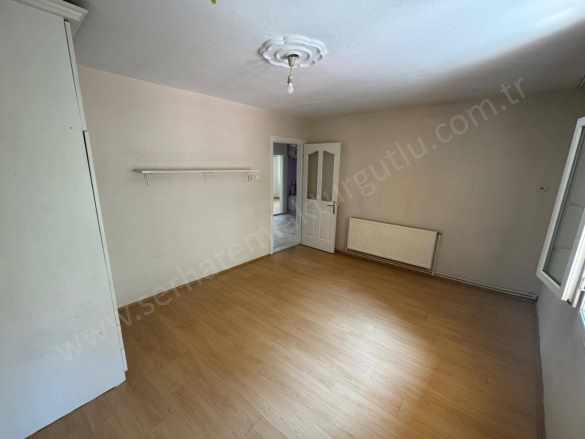 Turgutlu Kiralık Daire Acarlar Mah 2+1 Oda 130M2 1 Kat Doğalgazlı Çift Balkonlu