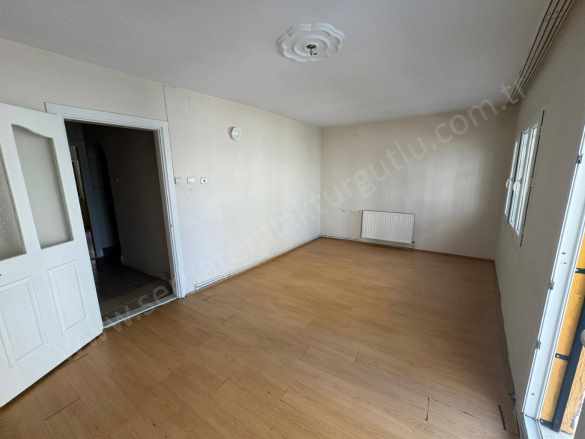 Turgutlu Kiralık Daire Acarlar Mah 2+1 Oda 130M2 1 Kat Doğalgazlı Çift Balkonlu