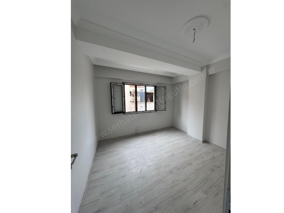 Subaşı Mah. Turgutlu Satılık Daire |  3+1 Oda | 135M2 4.750.000Tl  Krediye Uygun  | 2. Kat | Klima | 1 Banyo | 1 Yatak Odası Resim-4