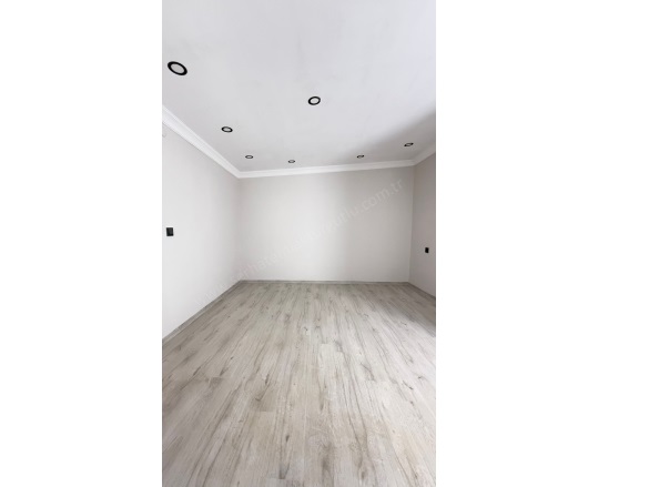 Şehitler Mah. Turgutlu Satılık Daire |  5+1 Oda | 420M2 4.750.000Tl  Krediye Uygun  | Çatı Dubleksi | Doğalgaz(Kombi) | 2 Banyo | 1 Yatak Odası Resim-1