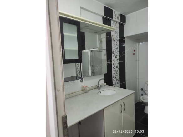 Ergenekon Mah. Turgutlu Kiralık Daire |  3+1 Oda | 125M2 Aylık 25.000Tl | Yüksek Giriş | Doğalgaz(Kombi) | 1 Banyo | 1 Yatak Odası Resim-2